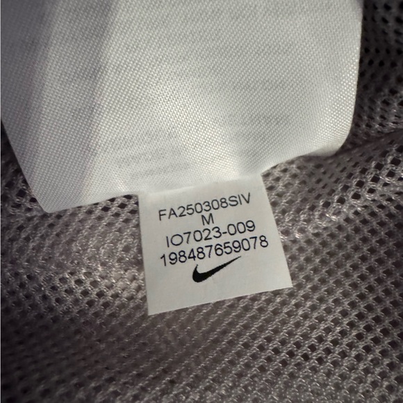 Nike Air Men's Gray and Black Full Zip Woven Jacket Medium NWT - Picture 6 of 10